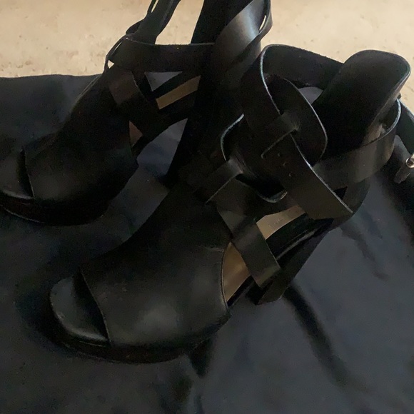 Micheal Kors platform peep toe heels - size 6.5 - Picture 2 of 5